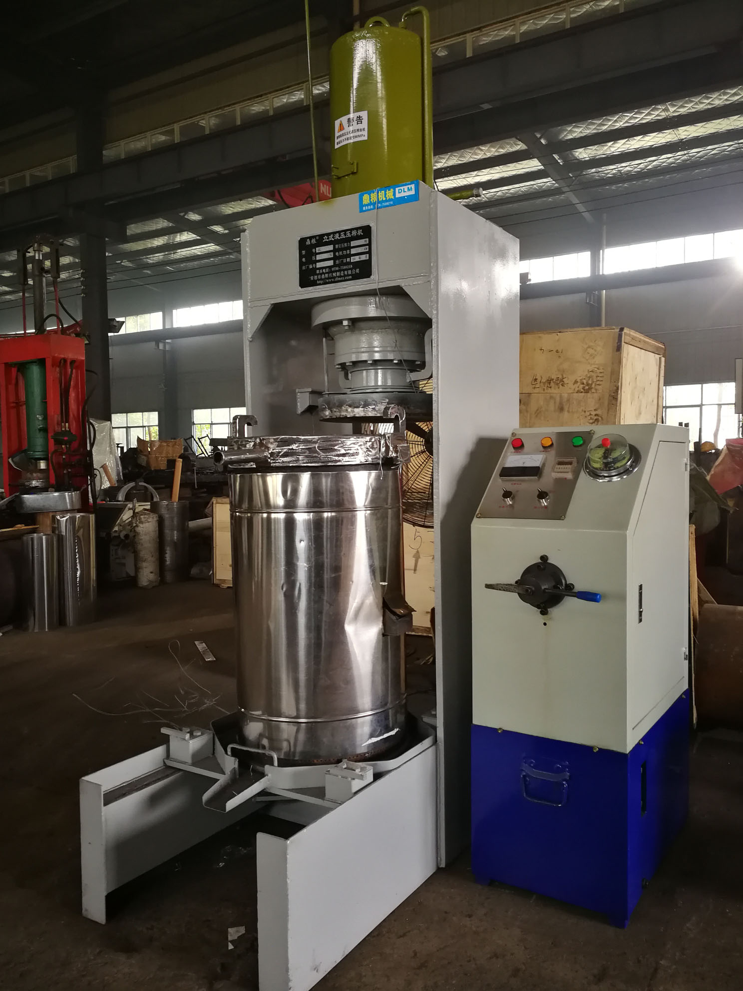 不銹鋼超高壓立式液壓壓榨機，果汁壓榨機，果渣壓榨機，藥材壓榨，油渣處理，白土壓榨